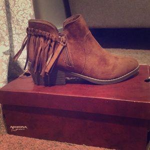 Arizona Goldie Chestnut Booties